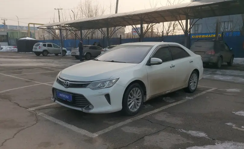 Toyota Camry 2015 года за 10 500 000 тг. в Алматы