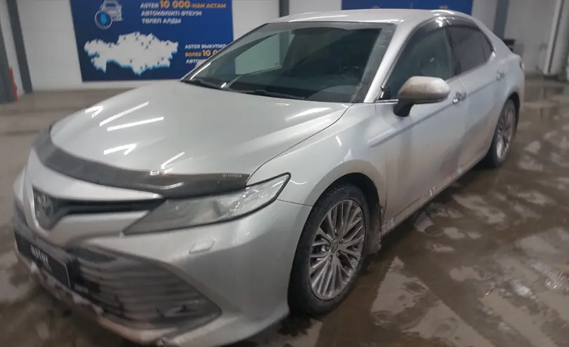 Toyota Camry 2018 года за 13 000 000 тг. в Астана