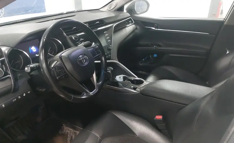 Toyota Camry 2018 года за 13 000 000 тг. в Астана фото 5
