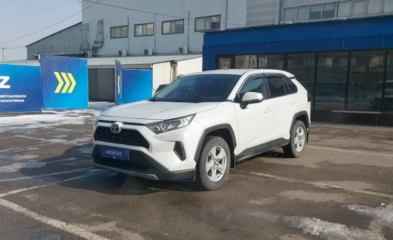 Toyota RAV4 2020 года за 15 000 000 тг. в Алматы