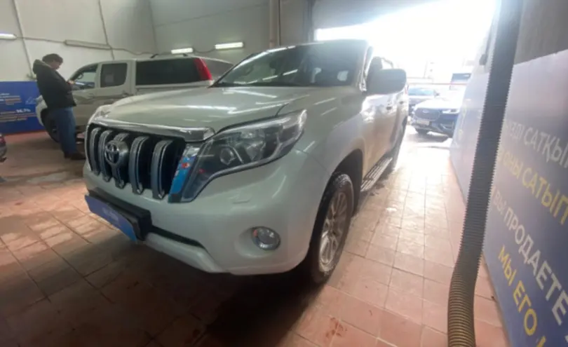 Toyota Land Cruiser Prado 2014 года за 18 000 000 тг. в Астана