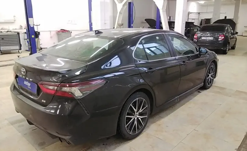 Toyota Camry 2021 года за 14 000 000 тг. в Актобе фото 5