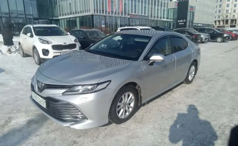 Toyota Camry 2020 года за 14 000 000 тг. в Астана