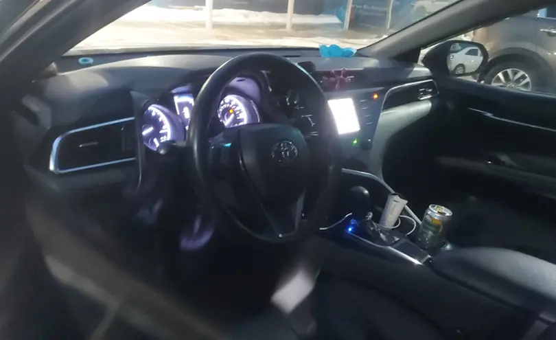 Toyota Camry 2018 года за 11 000 000 тг. в Алматы фото 5