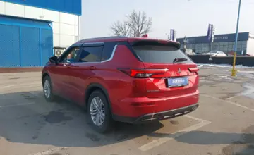 Mitsubishi Outlander 2022 года за 15 500 000 тг. в Алматы фото 4