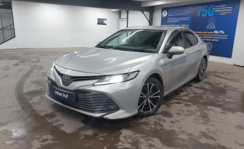 Toyota Camry 2019 года за 13 500 000 тг. в Астана