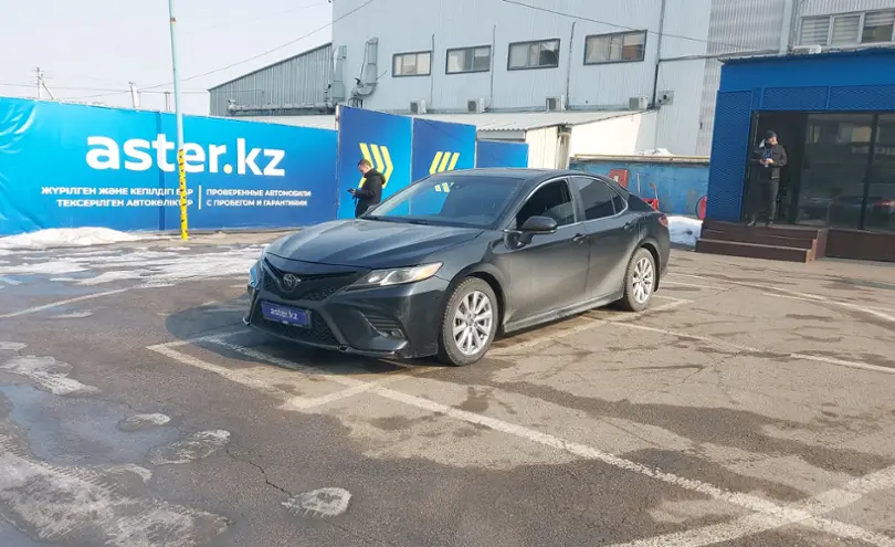 Toyota Camry 2020 года за 14 000 000 тг. в Алматы