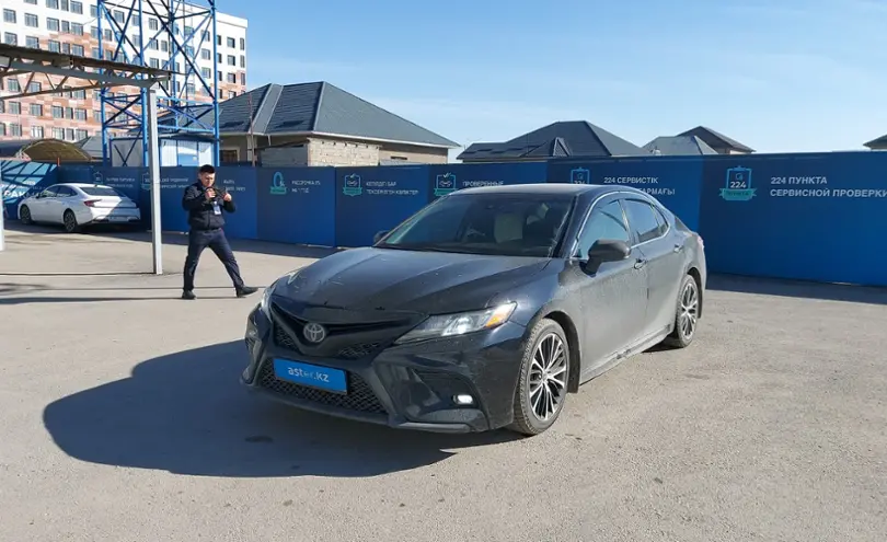 Toyota Camry 2017 года за 12 500 000 тг. в Шымкент