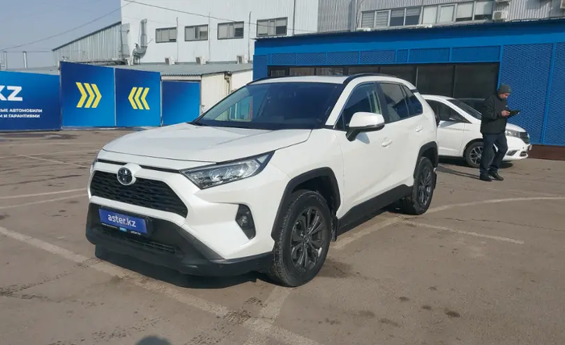 Toyota RAV4 2022 года за 17 500 000 тг. в Алматы