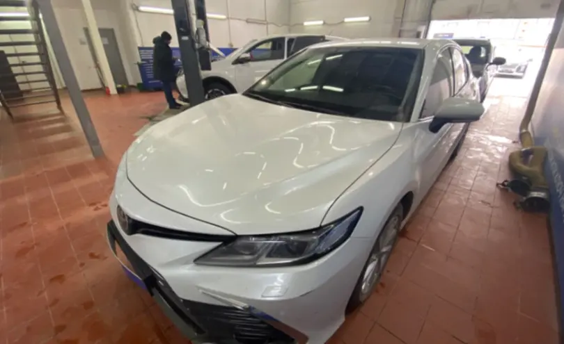 Toyota Camry 2023 года за 16 000 000 тг. в Астана