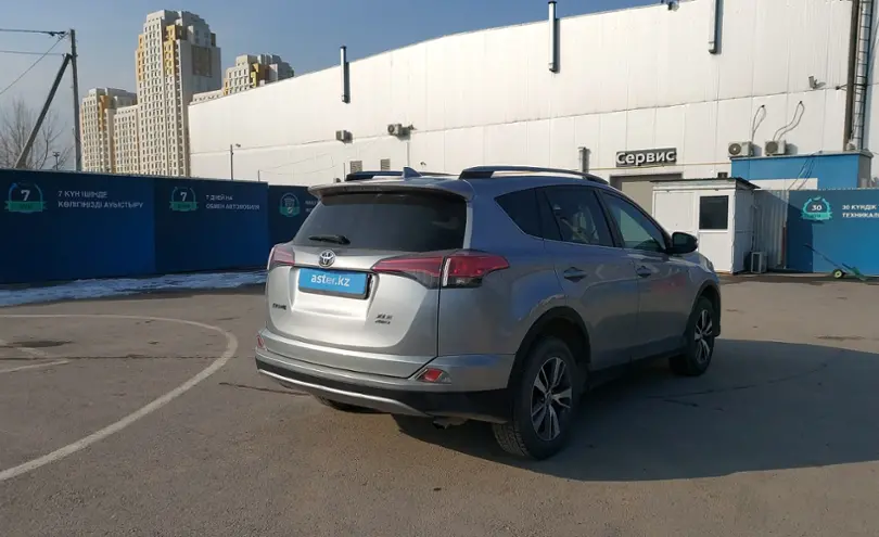 Toyota RAV4 2017 года за 10 000 000 тг. в Шымкент фото 3
