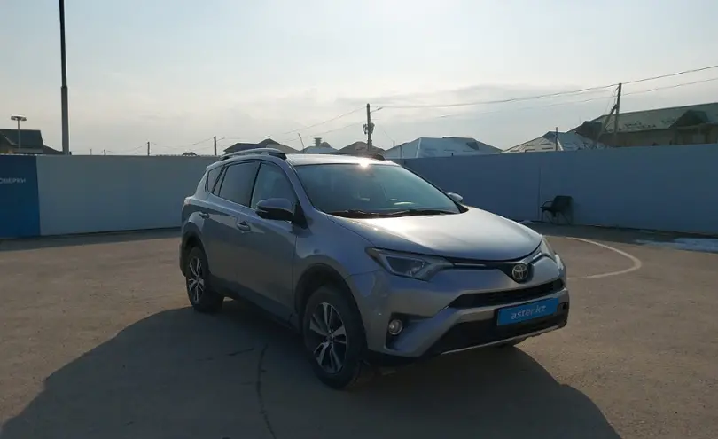 Toyota RAV4 2017 года за 10 000 000 тг. в Шымкент фото 2