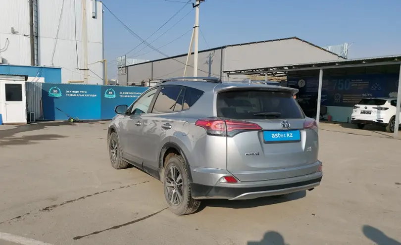 Toyota RAV4 2017 года за 10 000 000 тг. в Шымкент фото 4