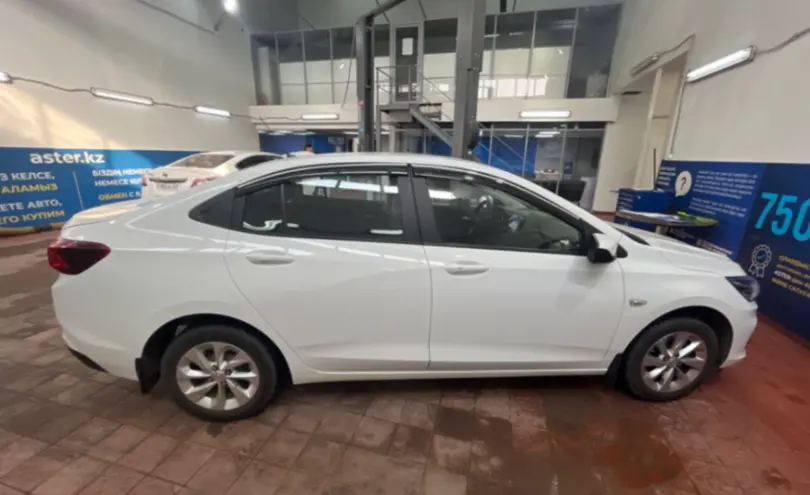 Chevrolet Onix 2023 года за 6 500 000 тг. в Астана фото 4
