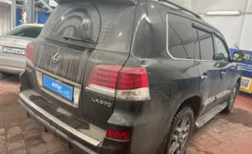 Lexus LX 2015 года за 27 000 000 тг. в Астана