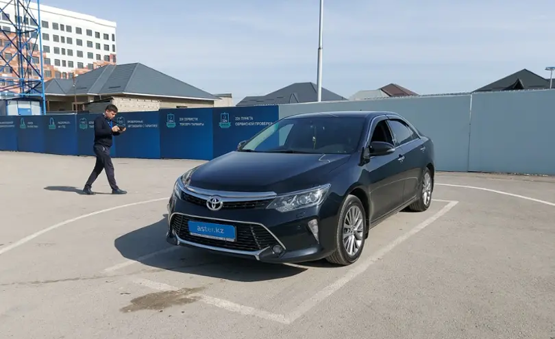 Toyota Camry 2017 года за 13 500 000 тг. в Шымкент