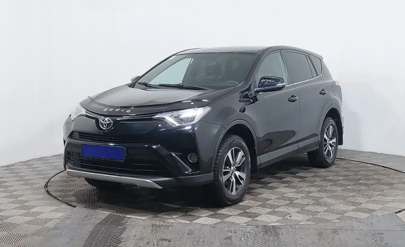 Toyota RAV4 2017 года за 11 990 000 тг. в Астана