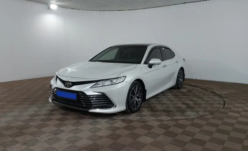 Toyota Camry 2022 года за 18 290 000 тг. в Шымкент