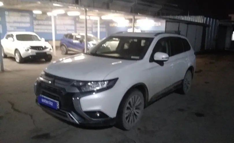 Mitsubishi Outlander 2018 года за 11 500 000 тг. в Алматы