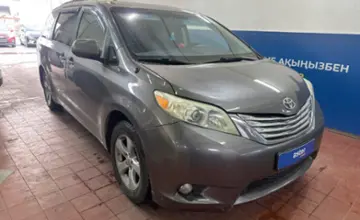 Toyota Sienna 2010 года за 12 000 000 тг. в Астана фото 3