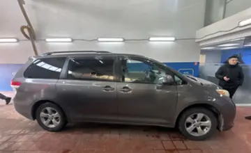 Toyota Sienna 2010 года за 12 000 000 тг. в Астана фото 4