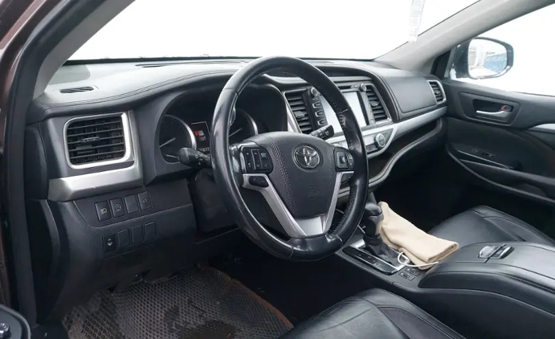 Toyota Highlander 2018 года за 19 000 000 тг. в Шымкент фото 5
