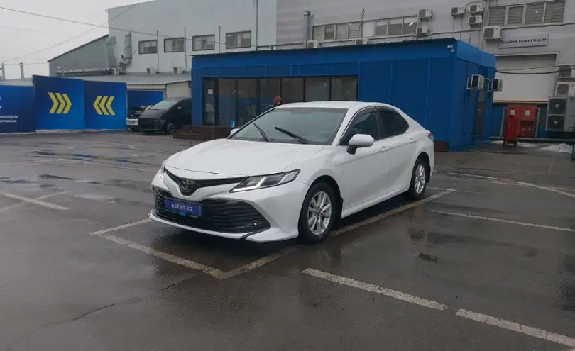 Toyota Camry 2020 года за 12 100 000 тг. в Алматы