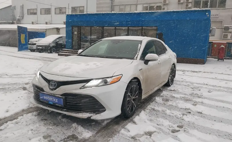 Toyota Camry 2020 года за 11 300 000 тг. в Алматы