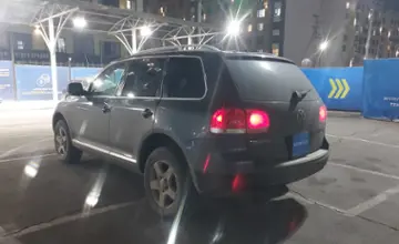 Volkswagen Touareg 2006 года за 6 500 000 тг. в Алматы фото 4