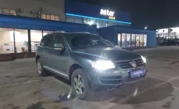 Volkswagen Touareg 2006 года за 6 500 000 тг. в Алматы фото 2