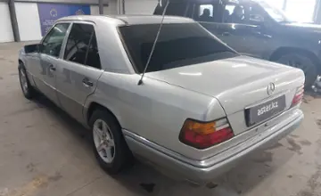 Mercedes-Benz E-Класс 1994 года за 3 000 000 тг. в Астана фото 4