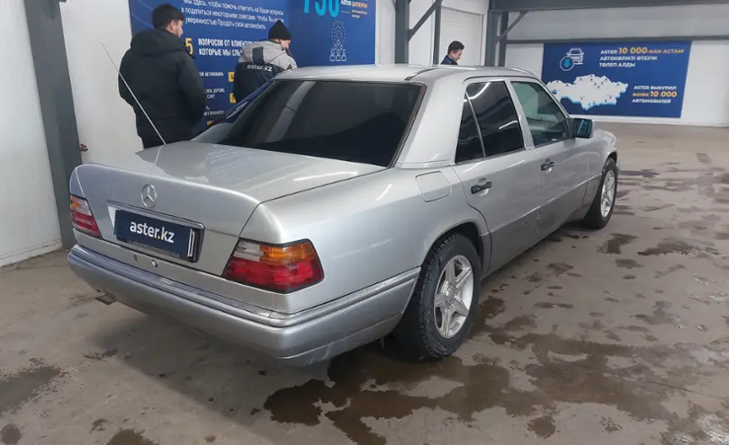Mercedes-Benz E-Класс 1994 года за 3 000 000 тг. в Астана фото 3