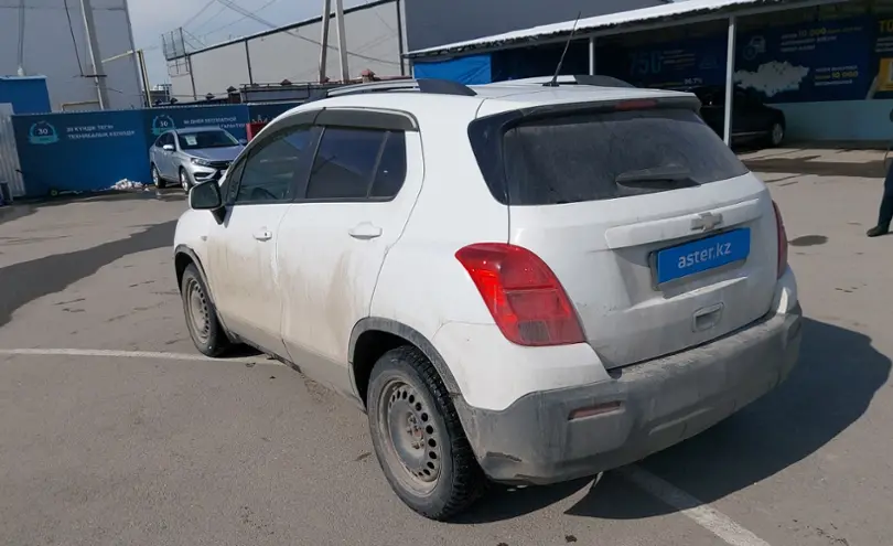 Chevrolet Tracker 2015 года за 5 000 000 тг. в Шымкент фото 4