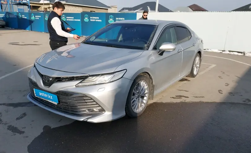 Toyota Camry 2019 года за 14 500 000 тг. в Шымкент