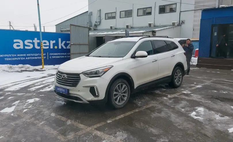 Hyundai Santa Fe 2017 года за 11 000 000 тг. в Алматы