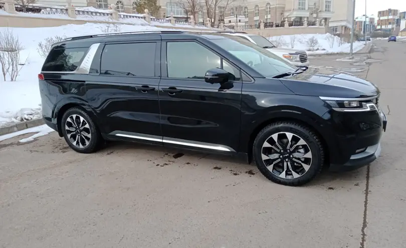 Kia Carnival 2023 года за 22 000 000 тг. в Астана