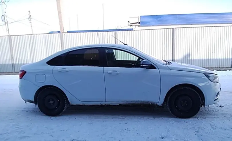 LADA (ВАЗ) Vesta 2018 года за 4 500 000 тг. в Атырау фото 4