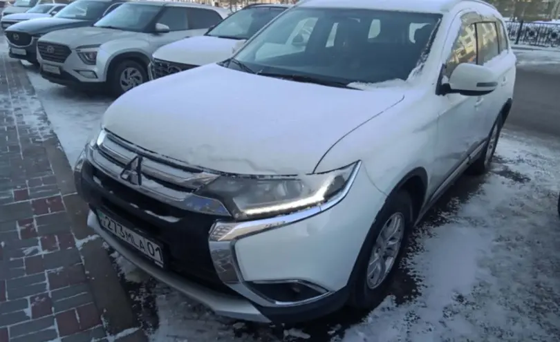 Mitsubishi Outlander 2015 года за 10 000 000 тг. в Астана