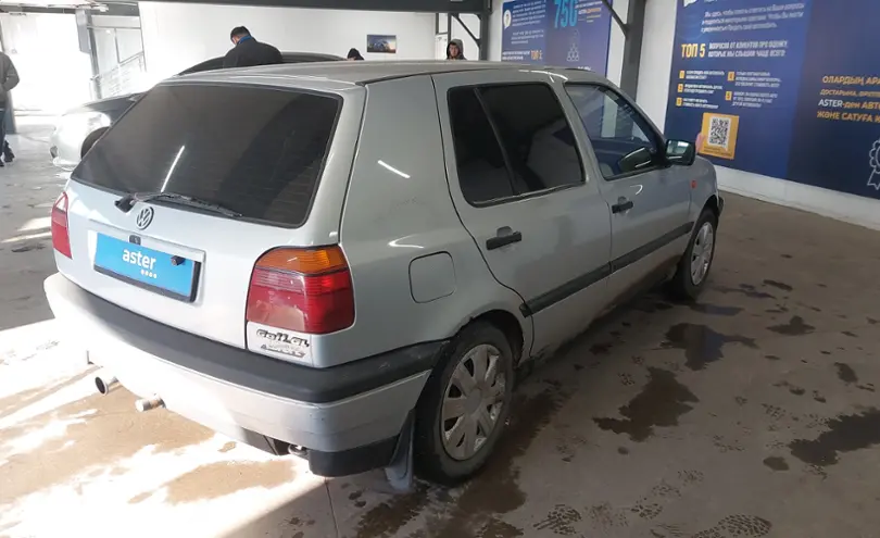 Volkswagen Golf 1993 года за 1 200 000 тг. в Астана фото 3
