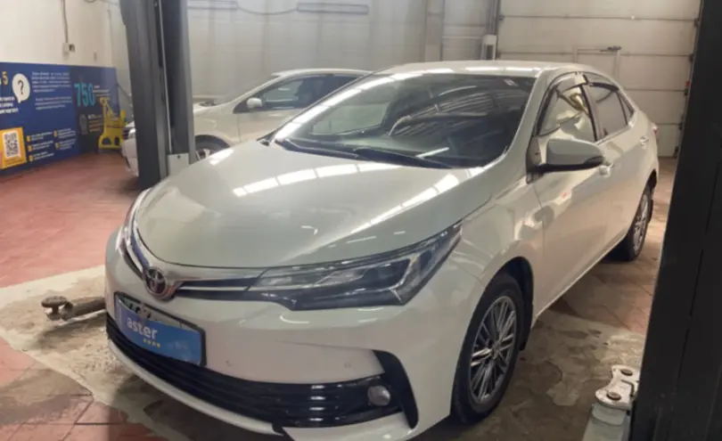 Toyota Corolla 2017 года за 8 000 000 тг. в Астана