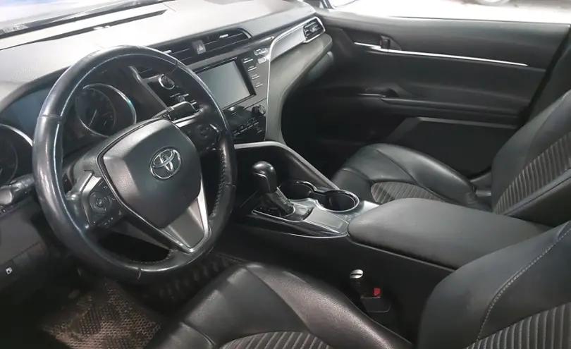Toyota Camry 2018 года за 12 500 000 тг. в Астана фото 5