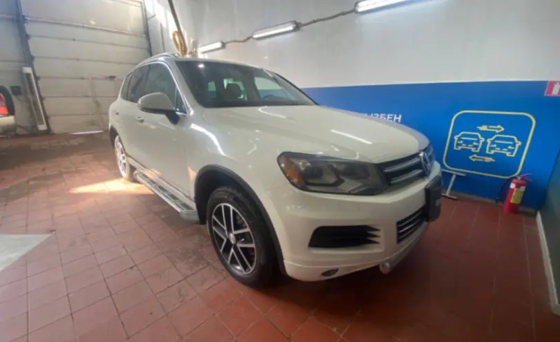 Volkswagen Touareg 2012 года за 7 800 000 тг. в Астана фото 3