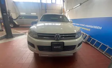 Volkswagen Touareg 2012 года за 7 800 000 тг. в Астана фото 2
