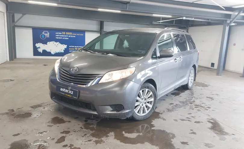 Toyota Sienna 2016 года за 14 000 000 тг. в Астана