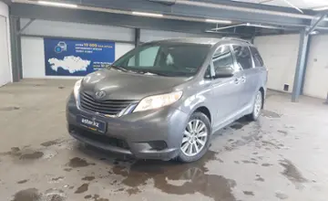 Toyota Sienna 2016 года за 14 000 000 тг. в Астана фото 1