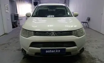 Mitsubishi Outlander 2012 года за 8 000 000 тг. в Павлодар фото 2