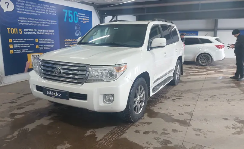 Toyota Land Cruiser 2014 года за 23 000 000 тг. в Астана