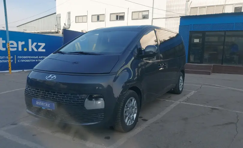 Hyundai Staria 2021 года за 19 000 000 тг. в Алматы