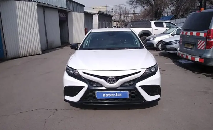 Toyota Camry 2021 года за 14 000 000 тг. в Алматы фото 2