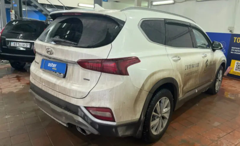 Hyundai Santa Fe 2019 года за 11 000 000 тг. в Астана фото 5